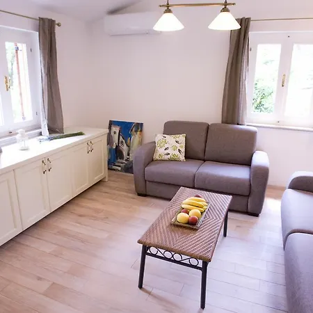 Apartment Beni *